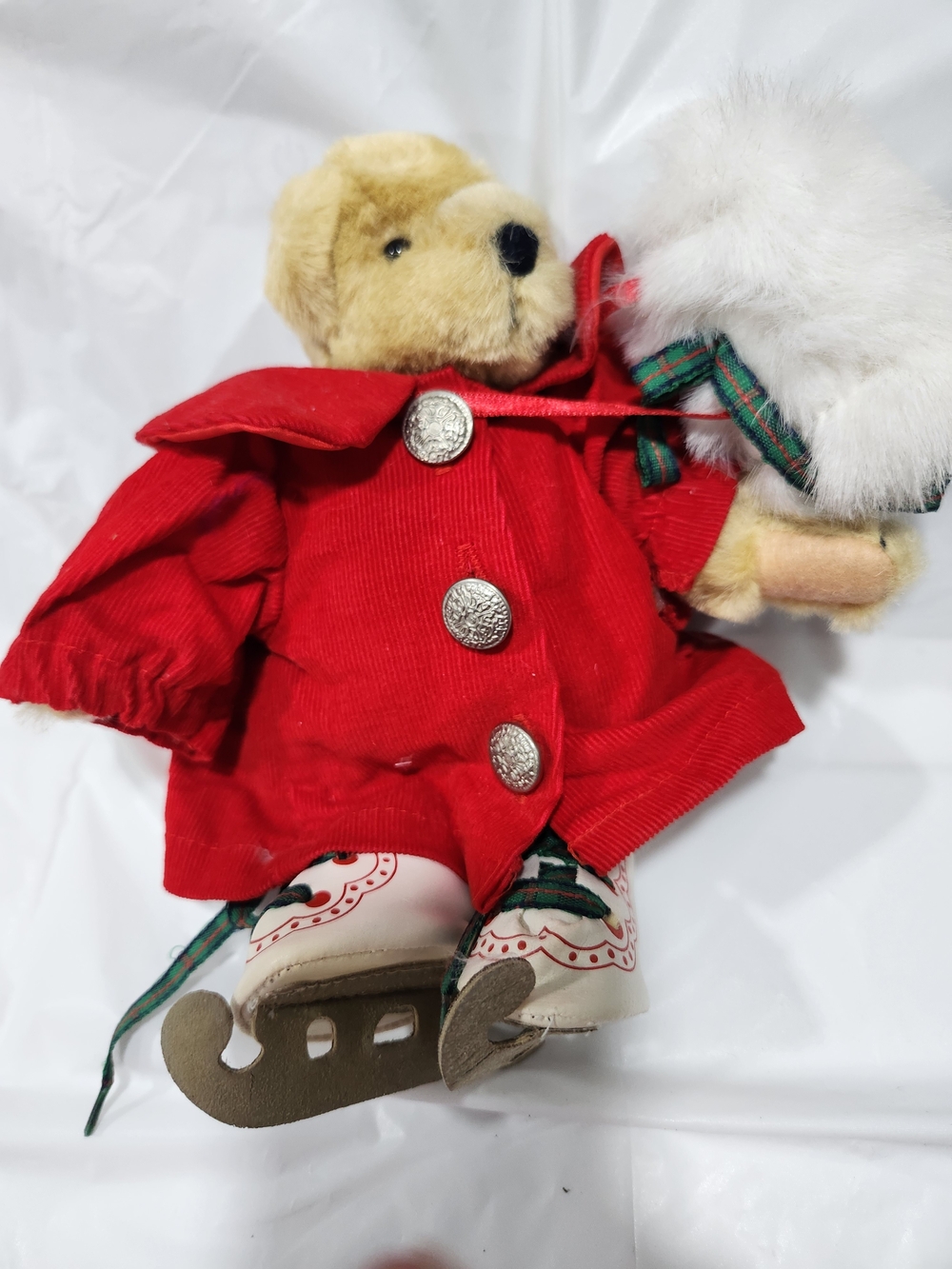Muffy VanderBear Furrier & Ives Skating Party Plush Bear w/ Coat Hat Skates